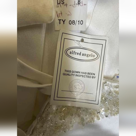 New! Tags!!! Alfred Angelo Cream Beaded Gown Size 8 - Picture 3 of 7